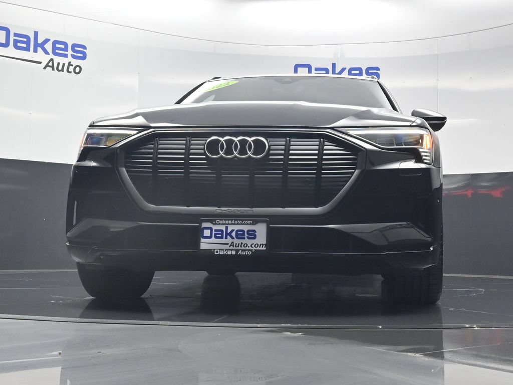 Used 2022 Audi e-tron Premium w/ Convenience Plus Package AWD/4WD image 38