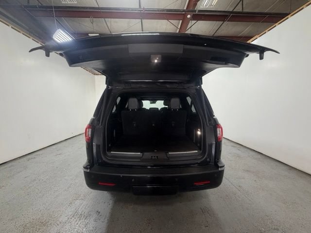 Used 2018 Lincoln Navigator L Select AWD/4WD image 11