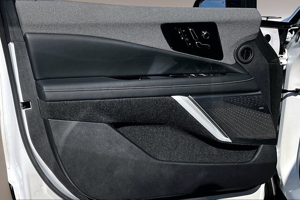 Certified 2025 Cadillac Optiq Luxury 1 image 18