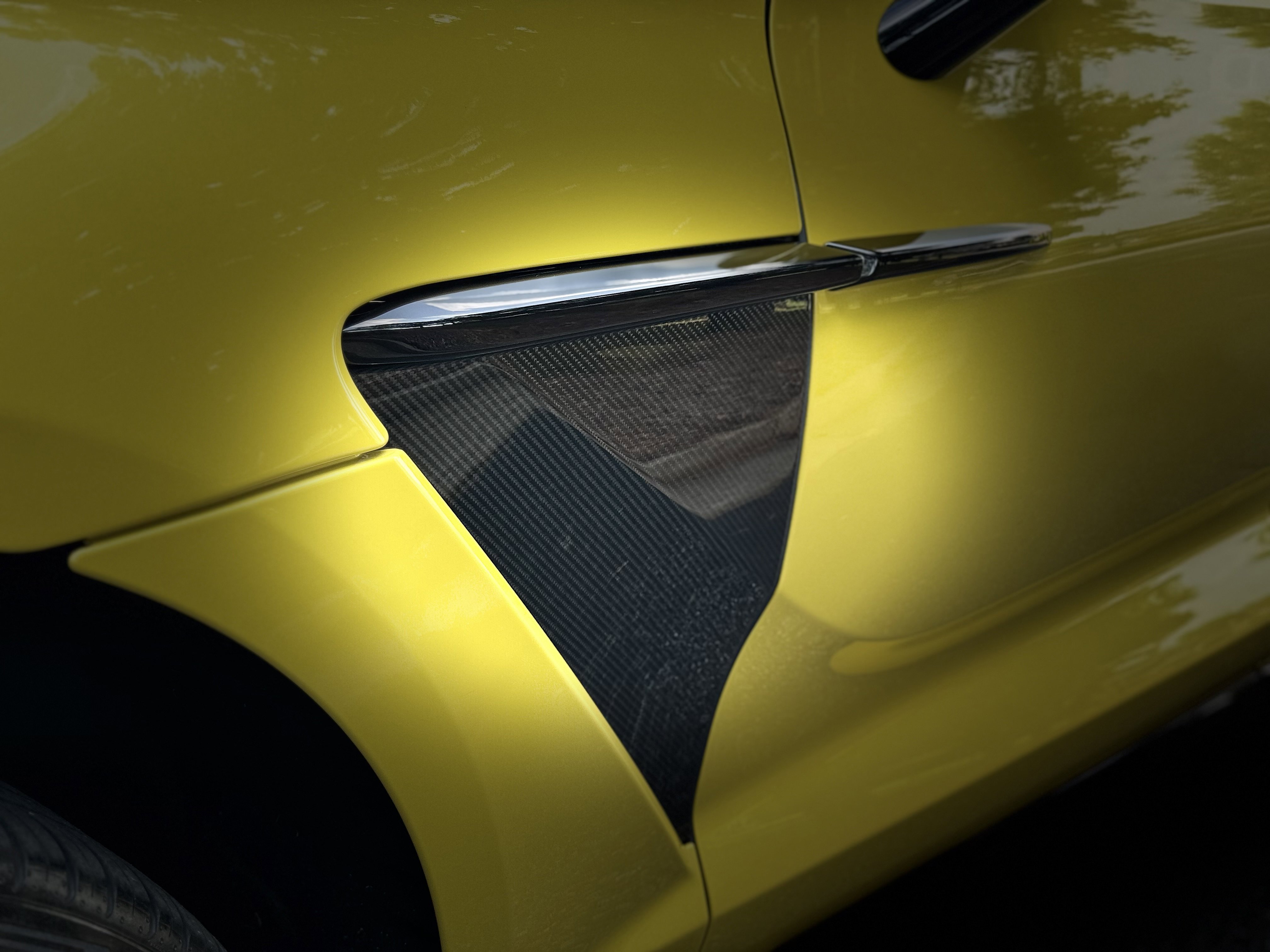 Used 2021 Aston Martin DBX image 35