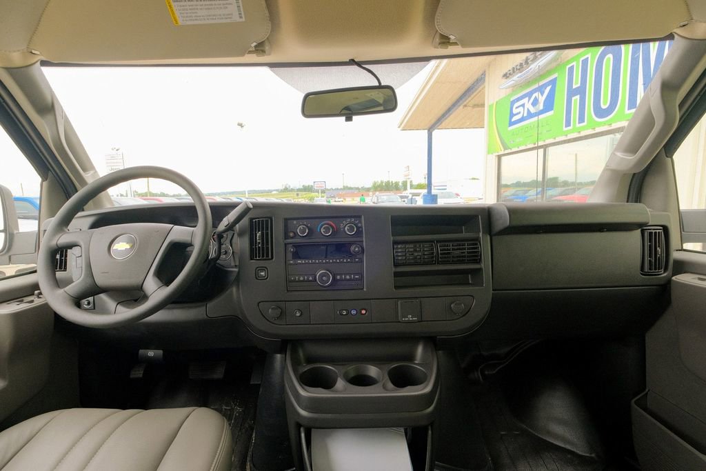 Used 2025 Chevrolet Express 2500 w/ Driver Convenience Package image 25