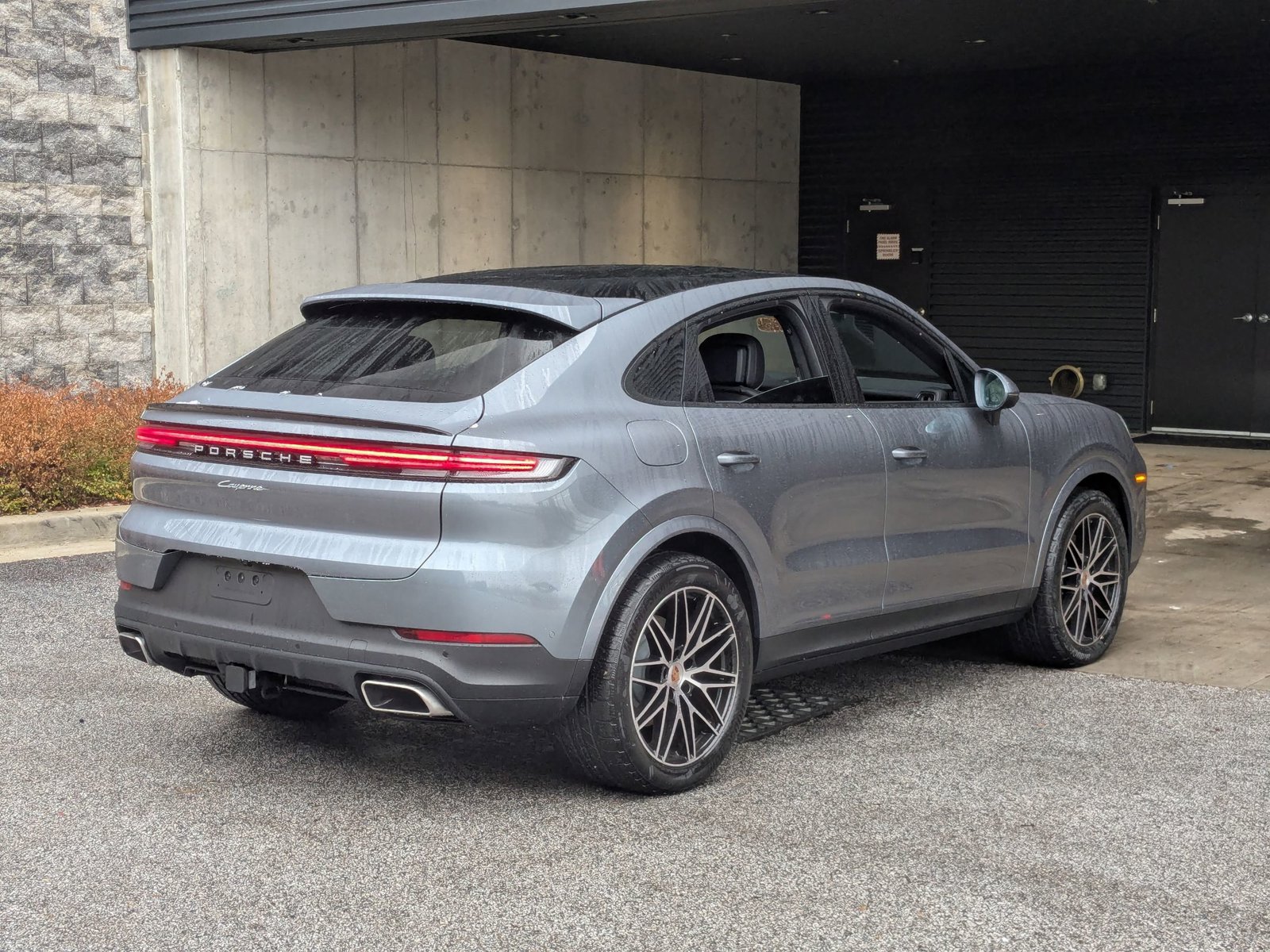 New 2026 Porsche Cayenne Coupe AWD/4WD image 9