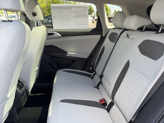 New 2026 Volkswagen Taos SE AWD/4WD image 28