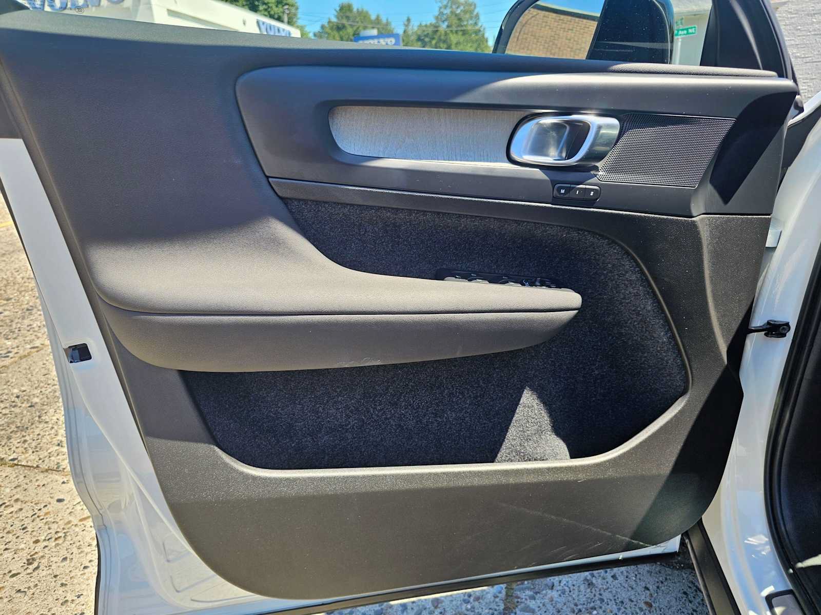 Certified 2023 Volvo XC40 B5 Plus w/ Protection Package Premier AWD/4WD image 24