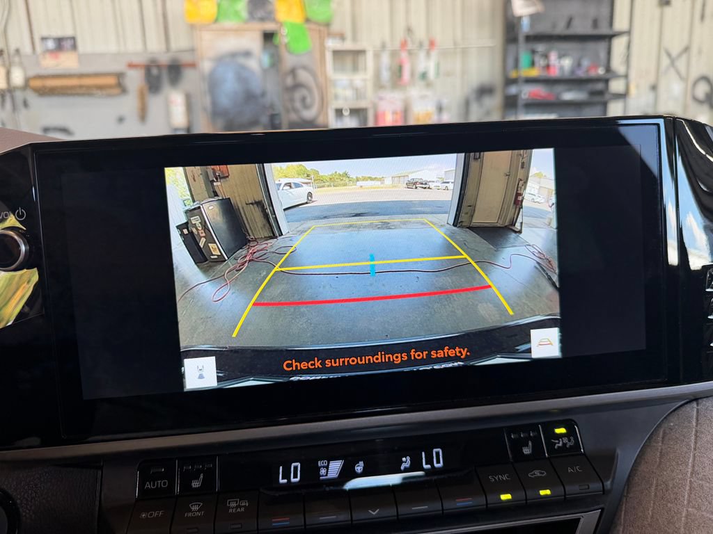 Used 2025 Toyota Camry XLE FWD image 22