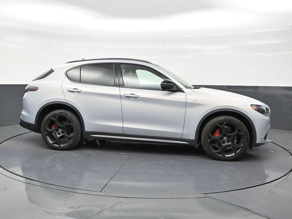 Used 2024 Alfa Romeo Stelvio Ti w/ Performance Driving Package AWD/4WD image 6