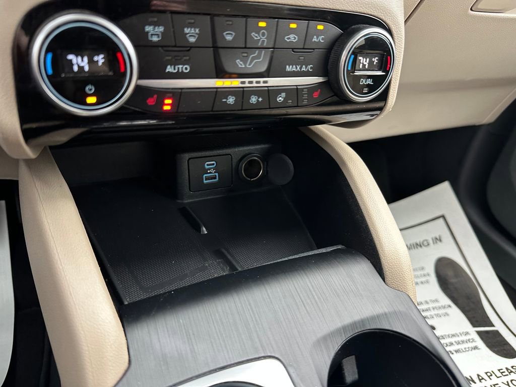 Used 2021 Ford Escape SEL w/ Technology Package image 61