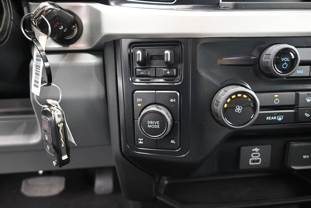 New 2026 Ford F250 XLT w/ FX4 Off-Road Package AWD/4WD image 16
