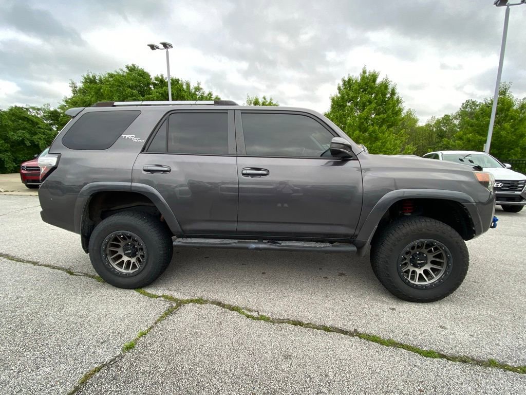Used 2018 Toyota 4Runner TRD Off-Road AWD/4WD image 8