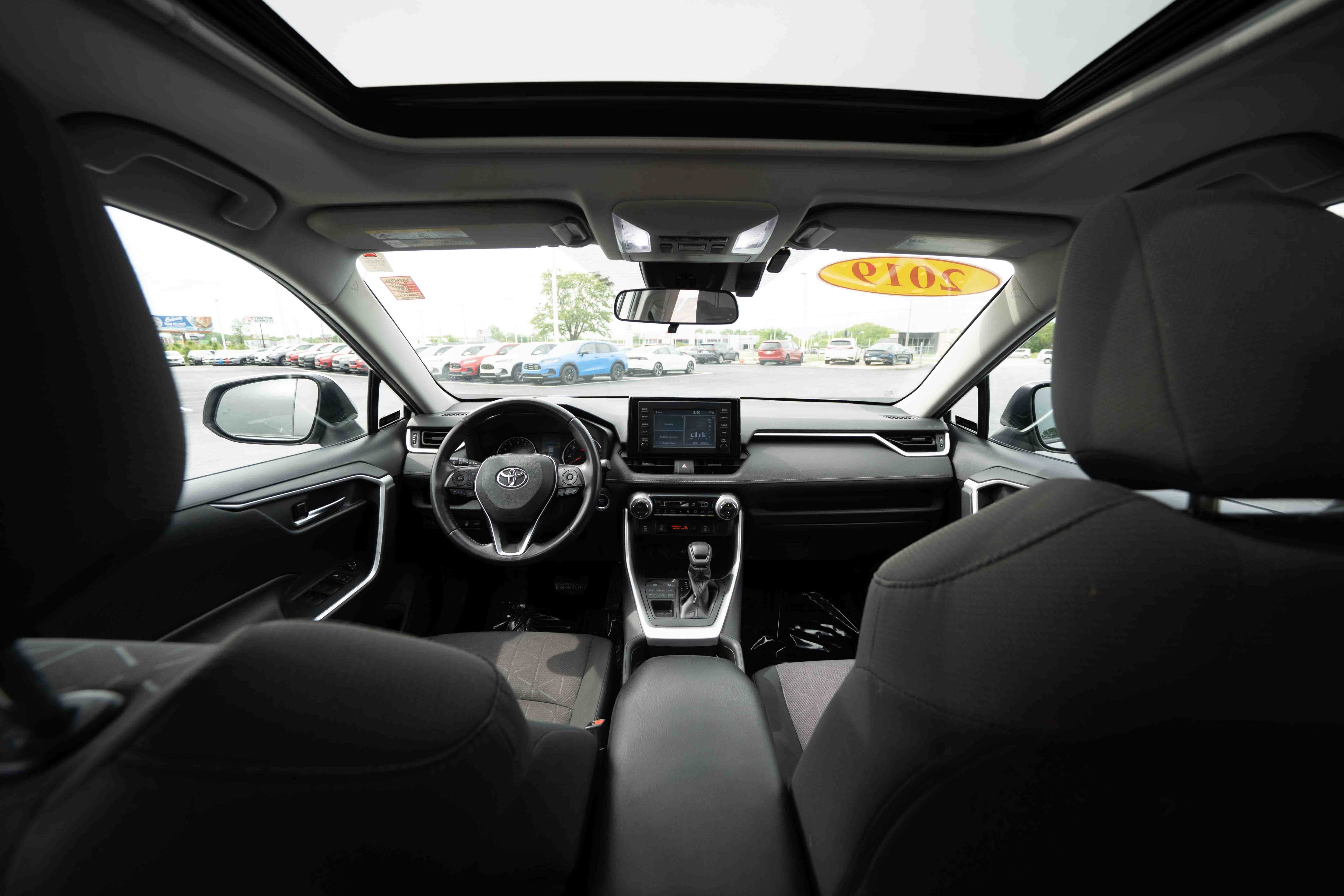 Used 2019 Toyota RAV4 XLE w/ Convenience Package AWD/4WD image 19