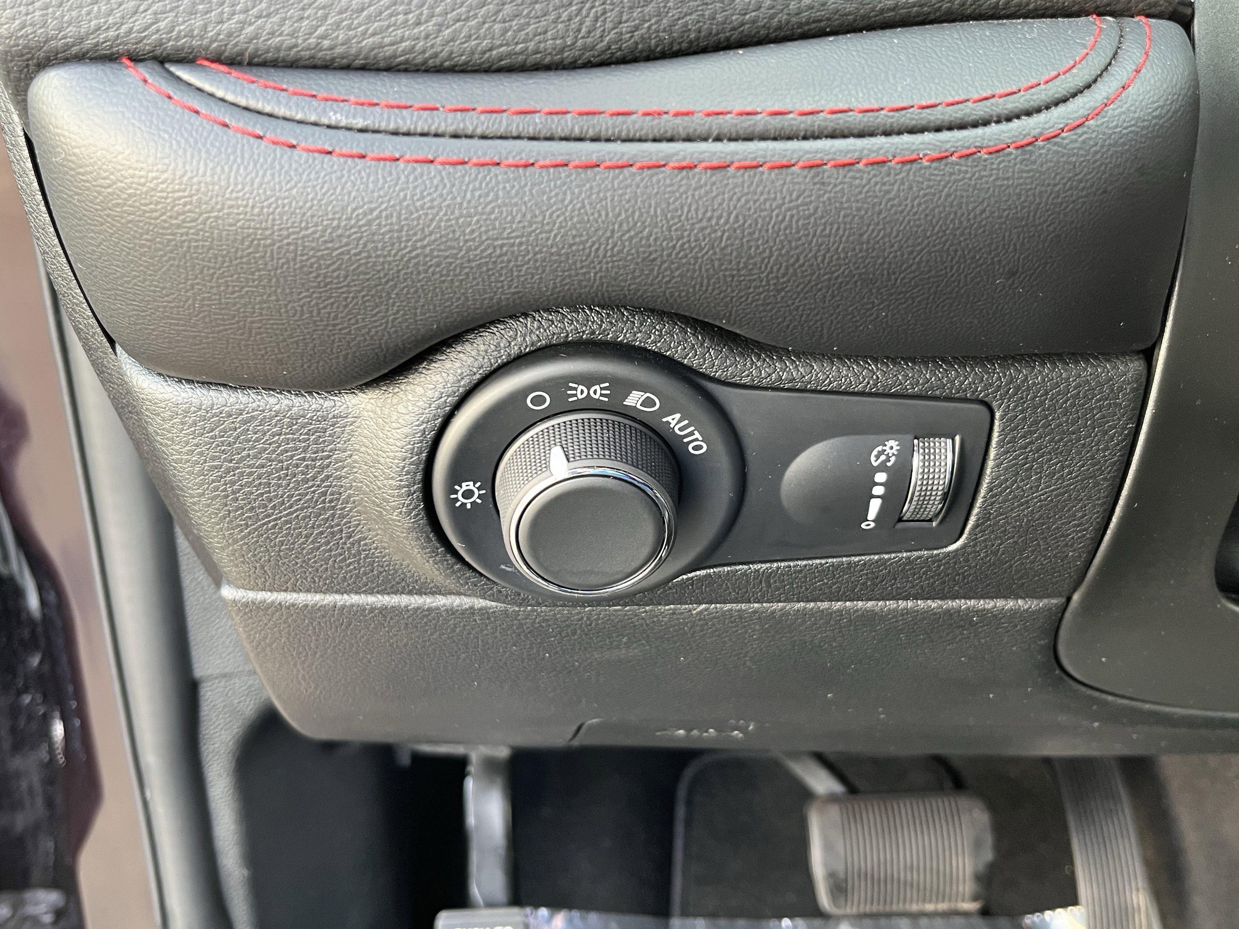 Used 2025 Dodge Durango GT image 24