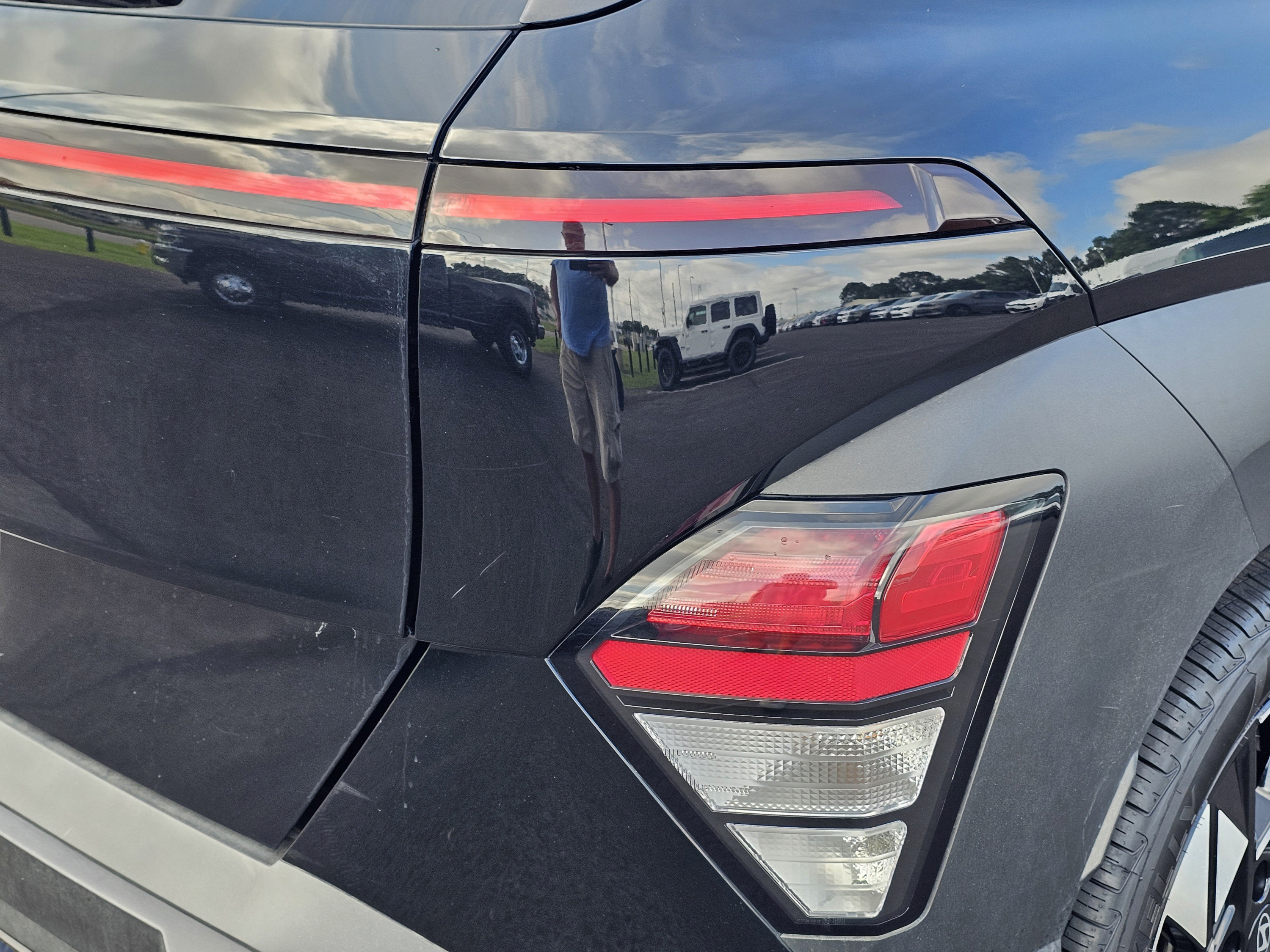 Used 2025 Hyundai Kona SEL FWD image 9