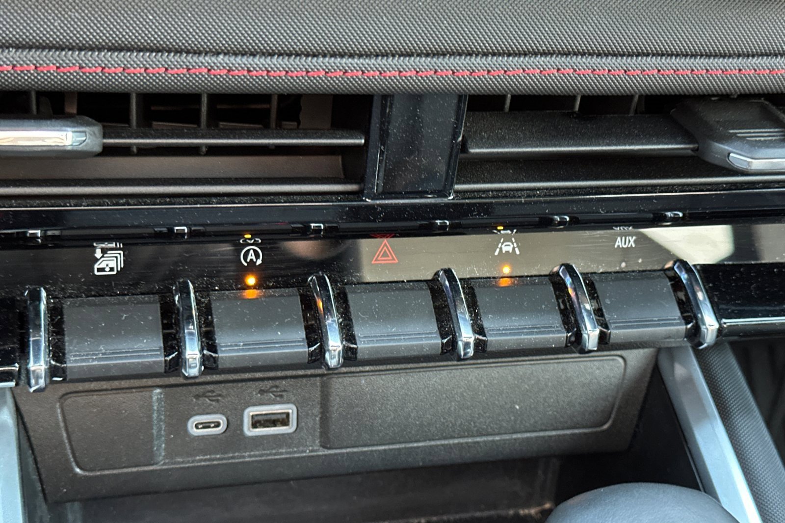 Certified 2024 Chevrolet Colorado Z71 w/ Z71 Convenience Package 2 image 31