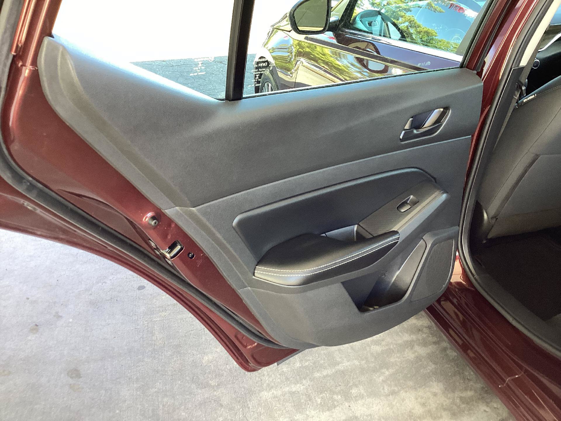 Used 2024 Nissan Altima 2.5 SV FWD image 11