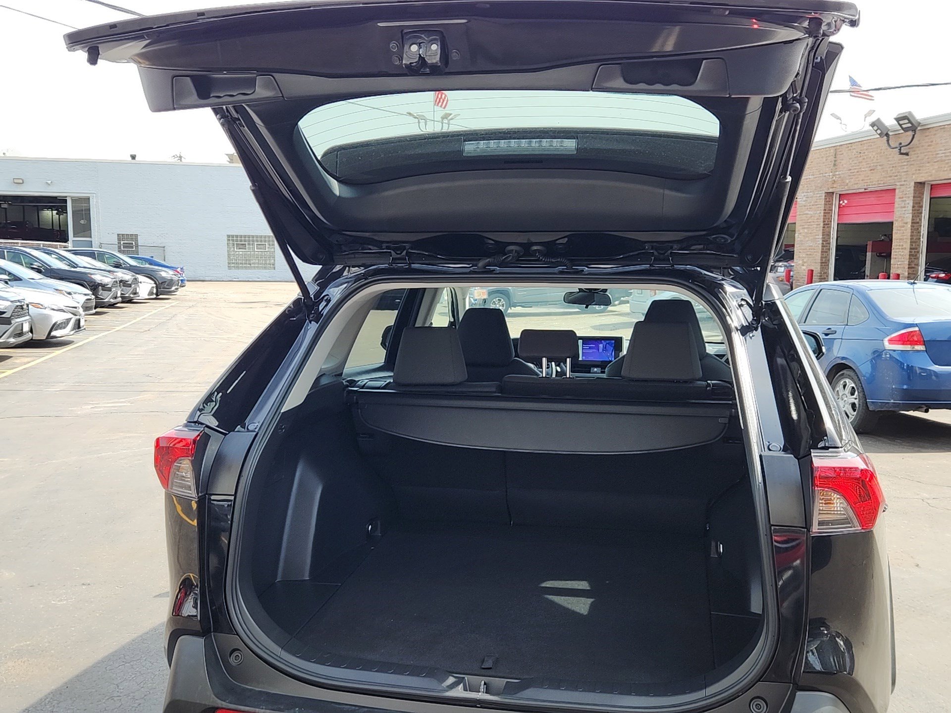 Certified 2025 Toyota RAV4 XLE AWD/4WD image 26
