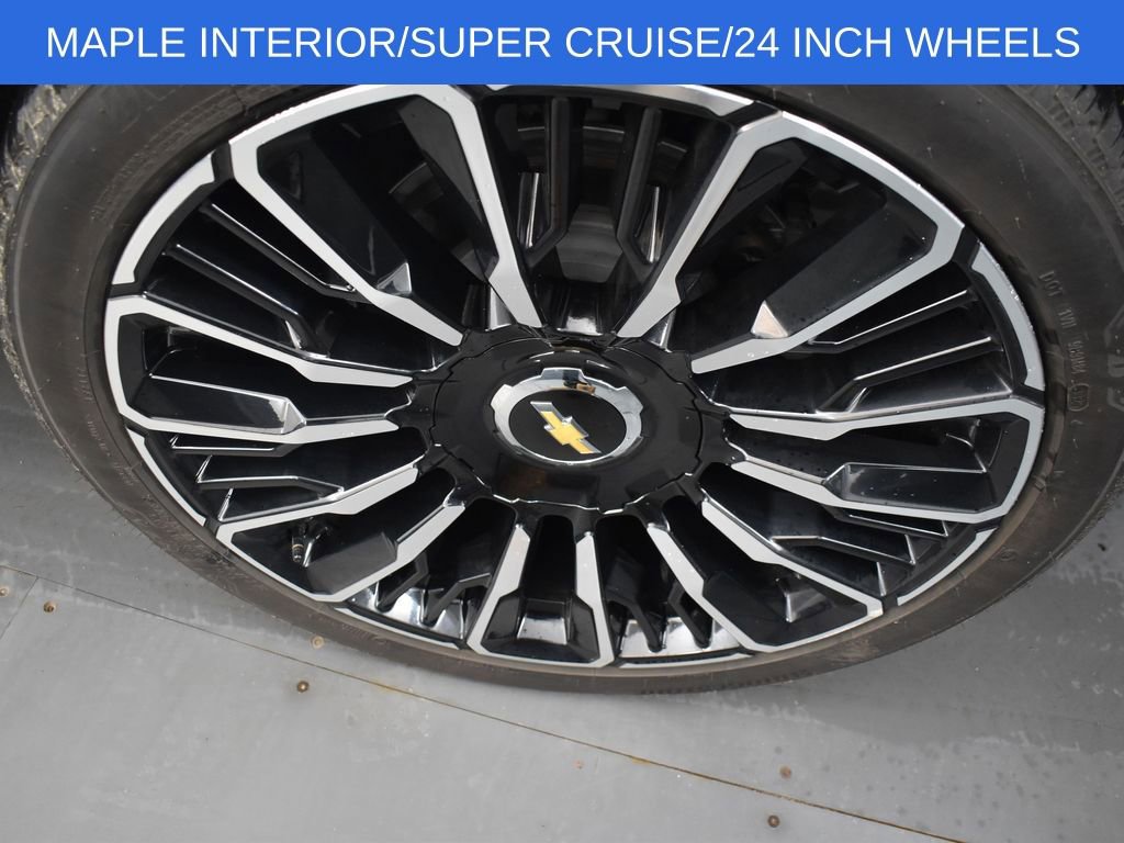 Used 2026 Chevrolet Suburban High Country AWD/4WD image 9