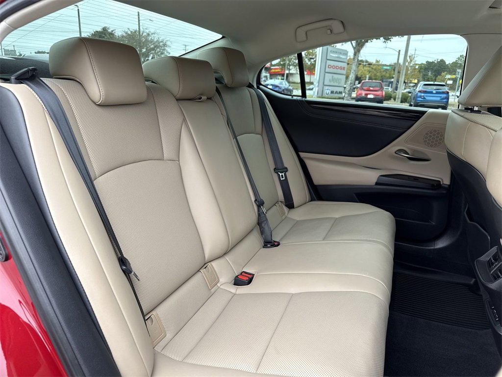 Used 2020 Lexus ES 300h w/ Premium Package image 26