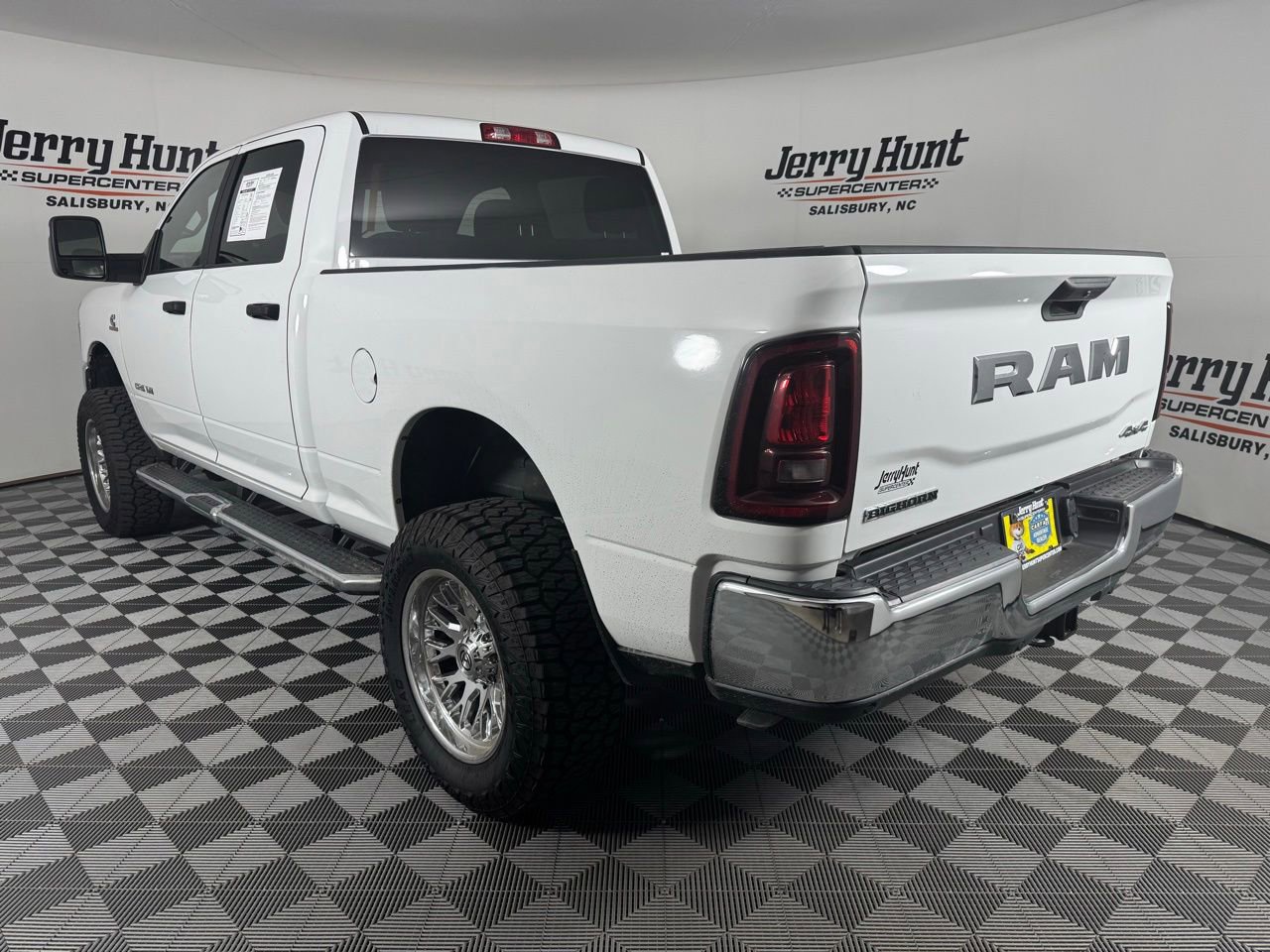 Used 2025 RAM 2500 Big Horn AWD/4WD image 7
