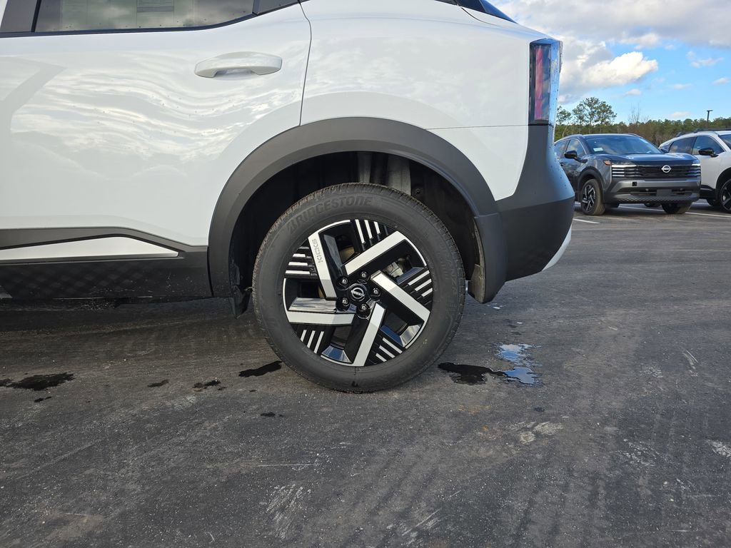 New 2026 Nissan Kicks SV w/ Cold Weather Package FWD image 34