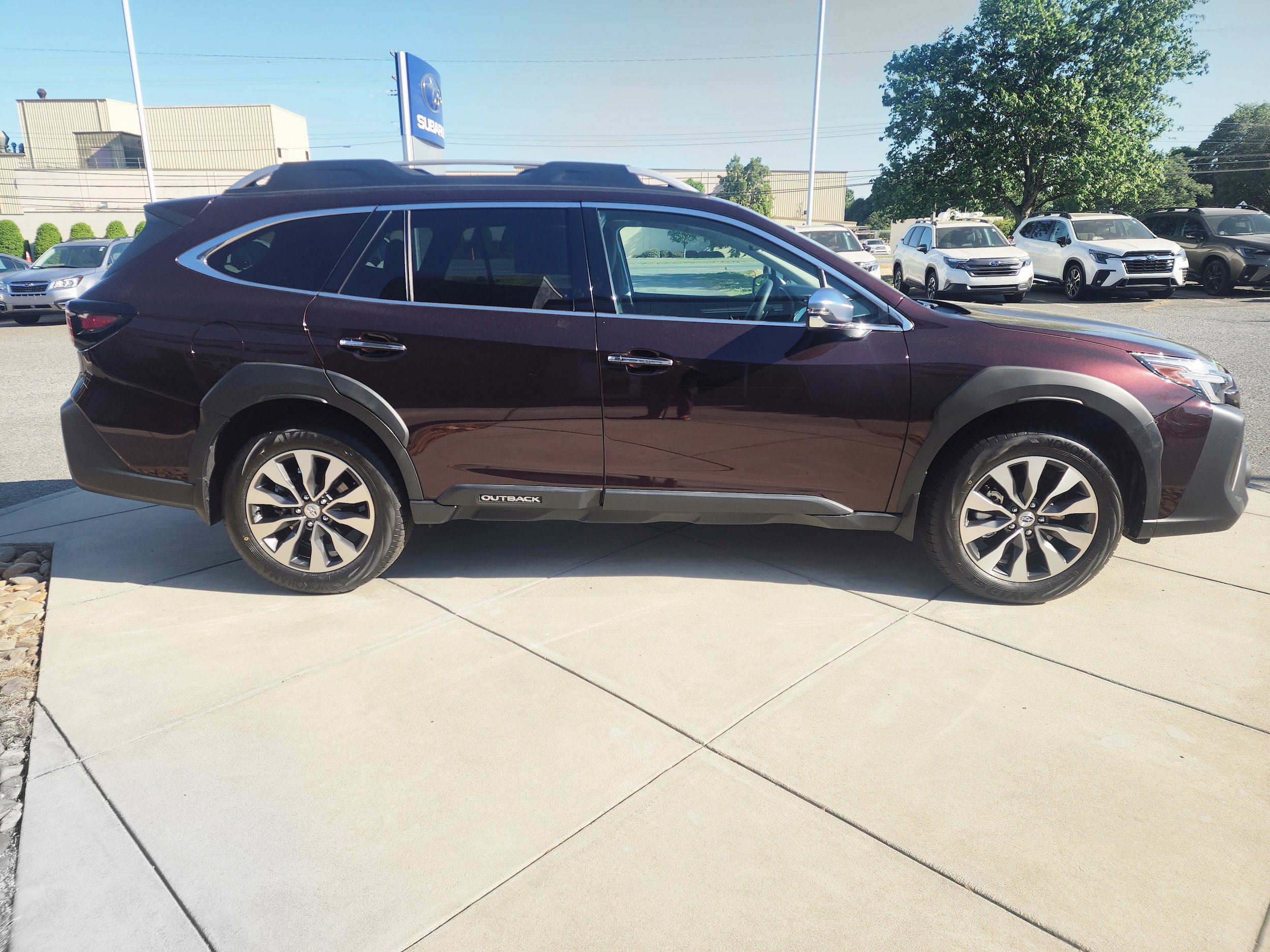 Certified 2023 Subaru Outback Touring w/ Popular Package #2 AWD/4WD image 3