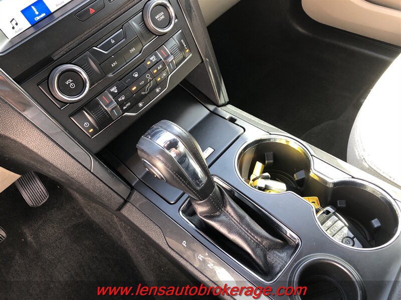 Used 2018 Ford Explorer XLT w/ Equipment Group 201A FWD image 15