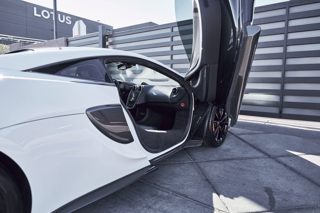 Used 2020 McLaren 570S Coupe image 31