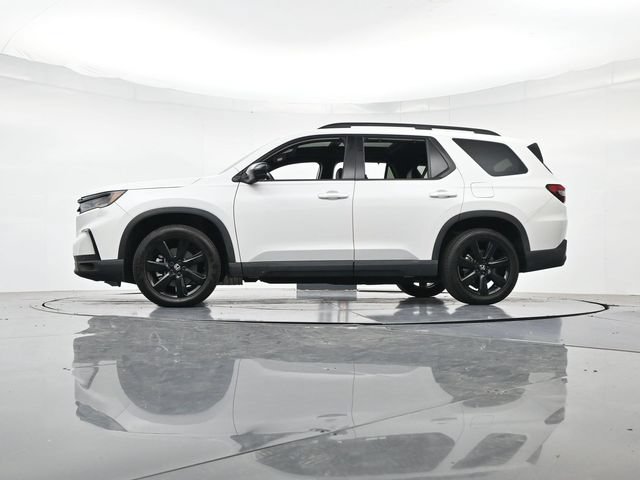 Used 2025 Honda Pilot Black Edition image 40