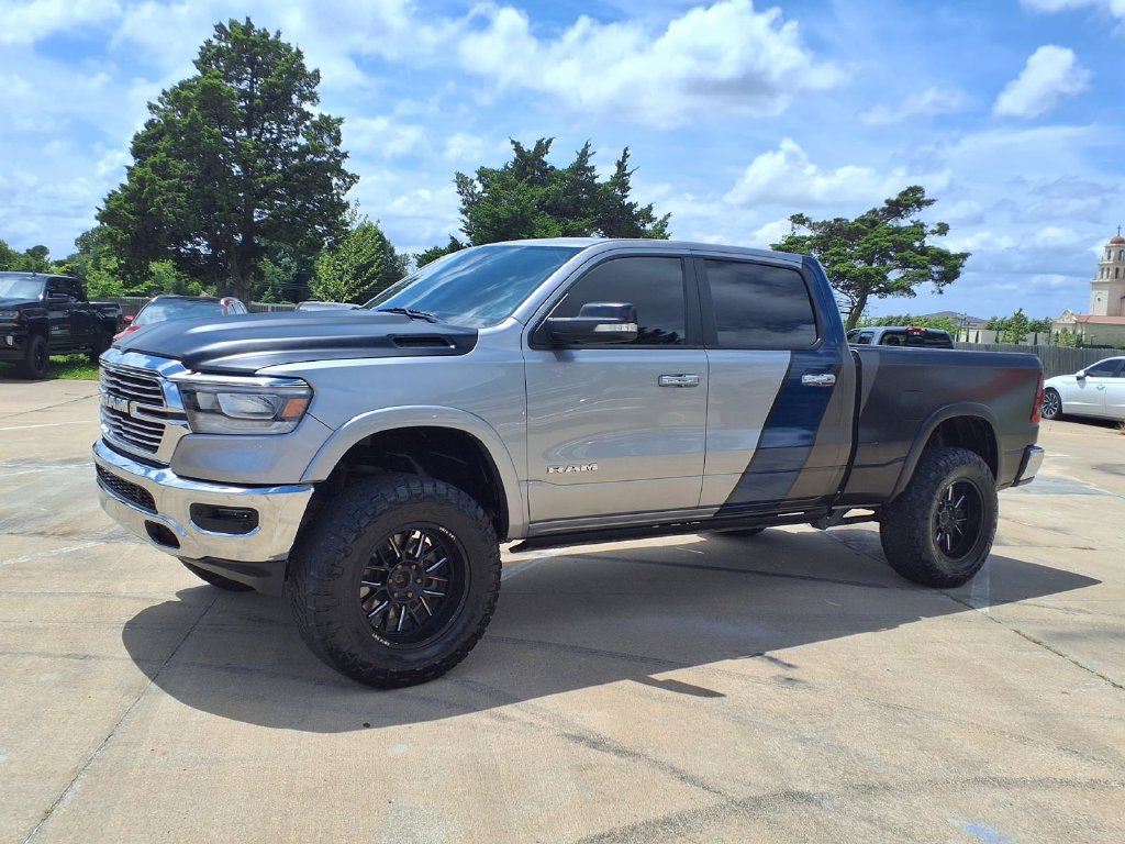 Used 2019 RAM 1500 Laramie AWD/4WD image 17