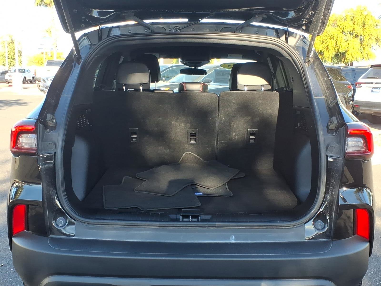 Used 2025 Ford Escape ST-Line FWD image 10
