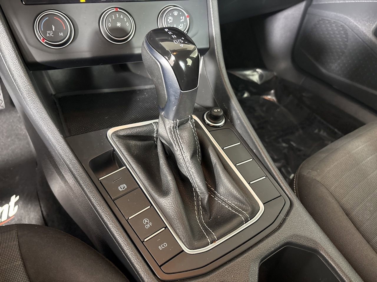 Used 2024 Volkswagen Jetta S image 17