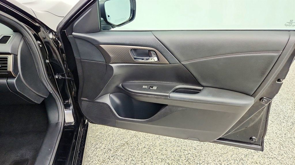 Used 2016 Honda Accord Sport image 26