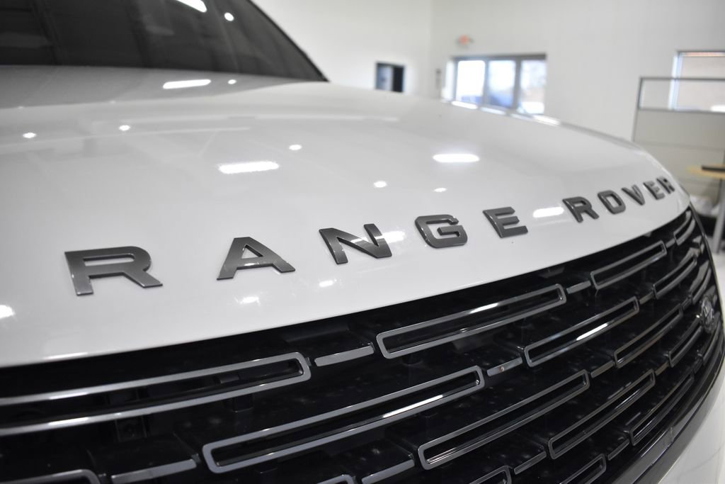 Used 2025 Land Rover Range Rover Autobiography image 13