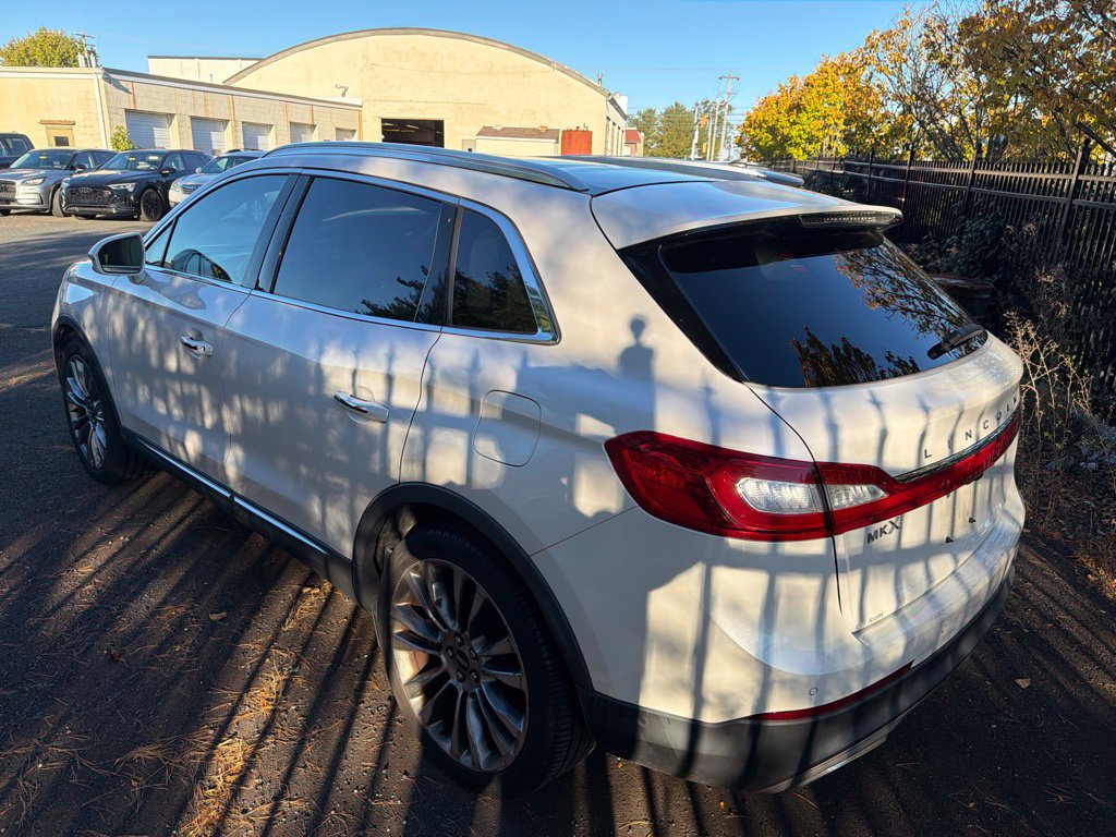 Used 2016 Lincoln MKX Reserve w/ Luxury Package AWD/4WD image 2