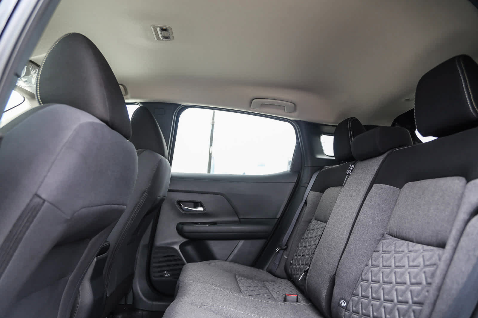 New 2025 Nissan Kicks SV FWD image 18