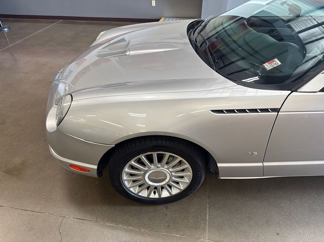 Used 2004 Ford Thunderbird image 62