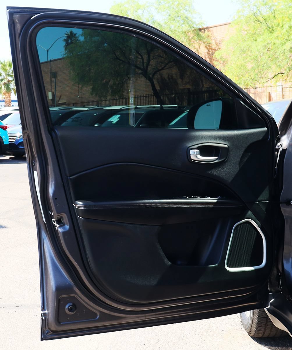 Used 2019 Jeep Compass Latitude FWD image 36