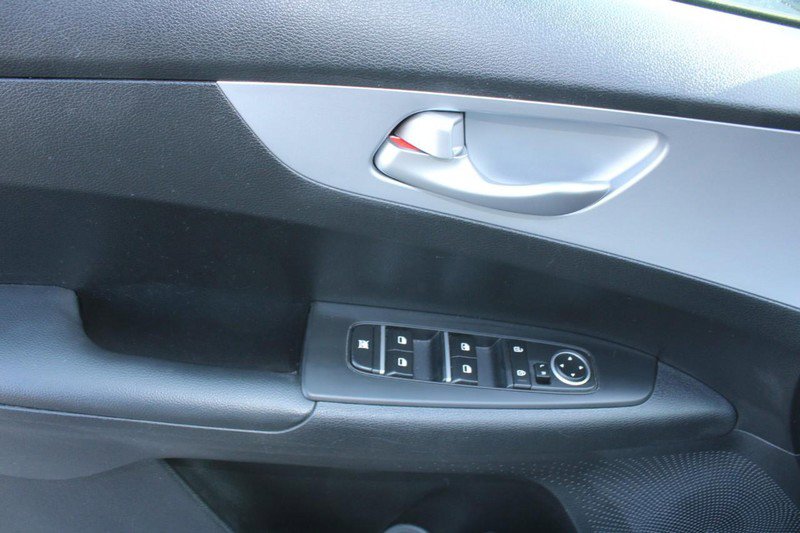 Used 2024 Kia Forte LXS image 9