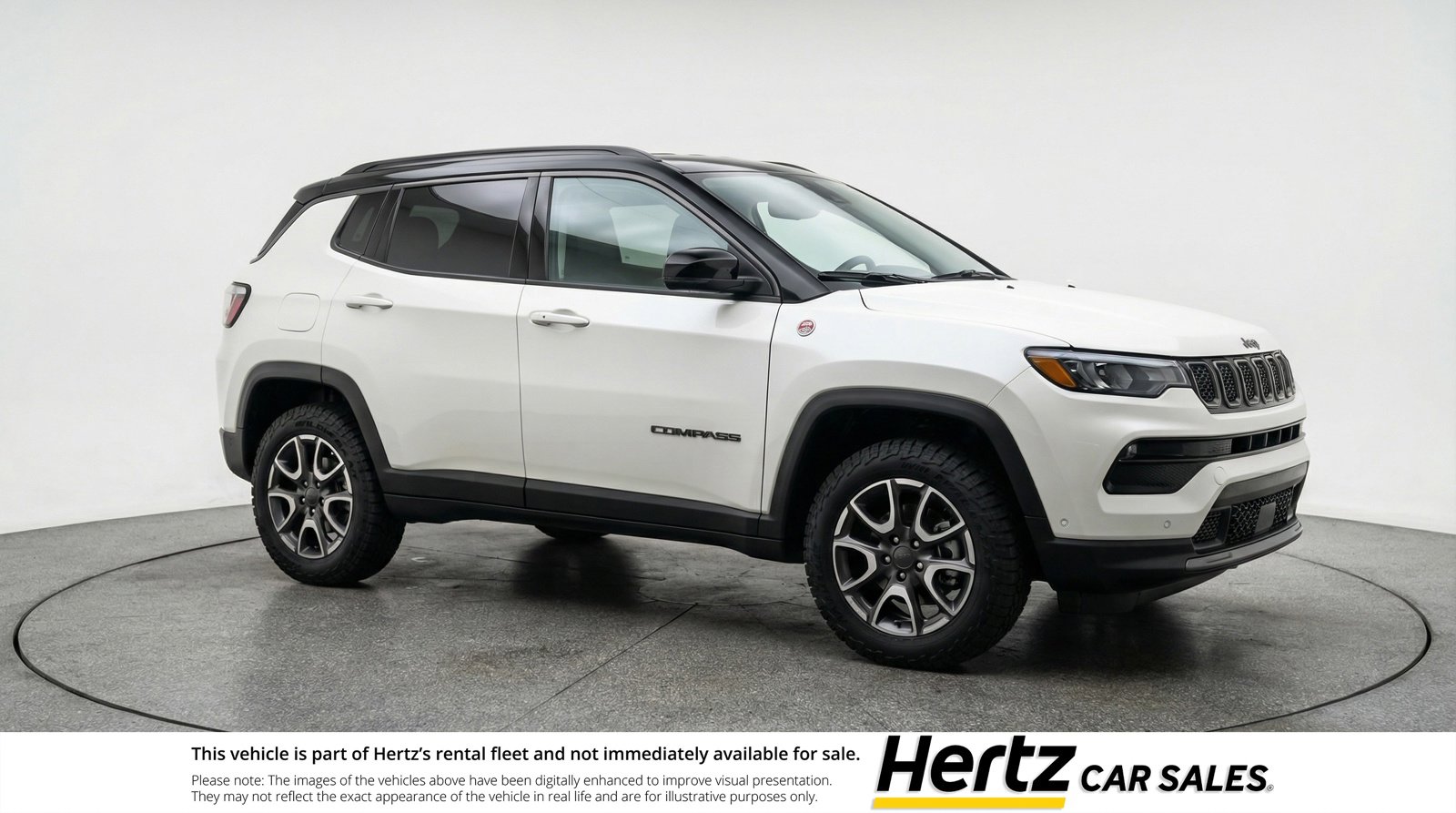 Used 2025 Jeep Compass Trailhawk image 1