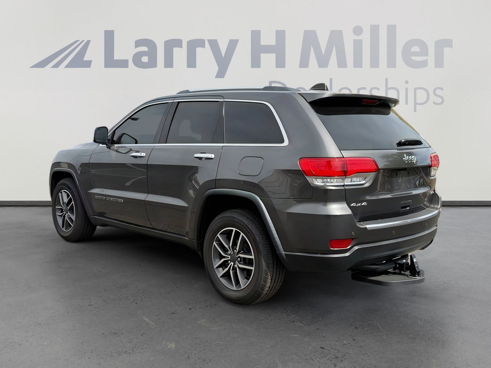 Used 2019 Jeep Grand Cherokee Limited image 3