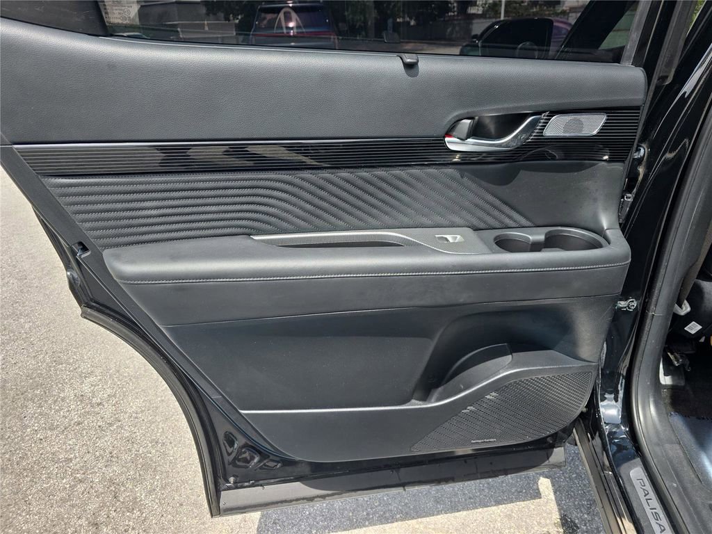 Used 2023 Hyundai Palisade Calligraphy w/ Cargo Package FWD image 11