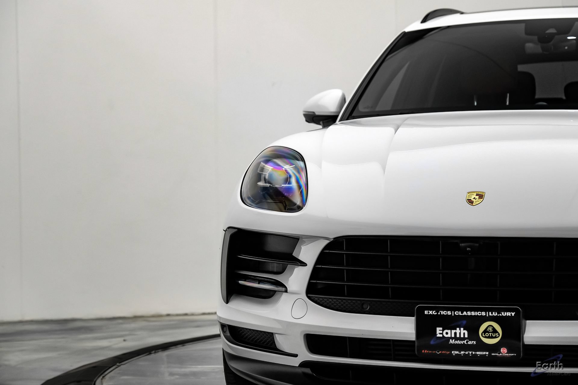 Used 2021 Porsche Macan AWD/4WD image 29