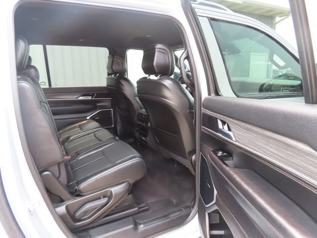 Used 2023 Jeep Wagoneer L Series II AWD/4WD image 28