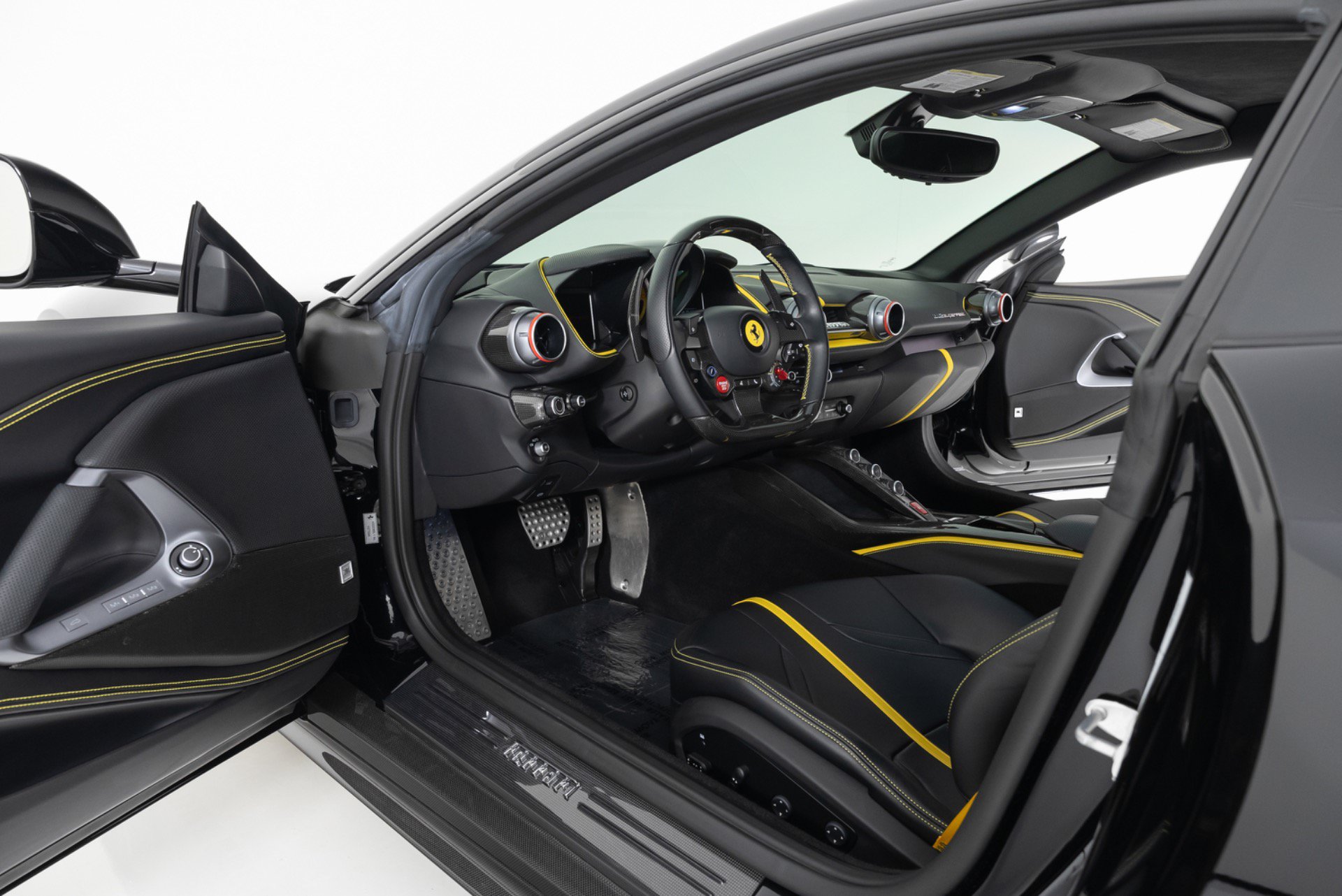 Used 2019 Ferrari 812 Superfast RWD image 13