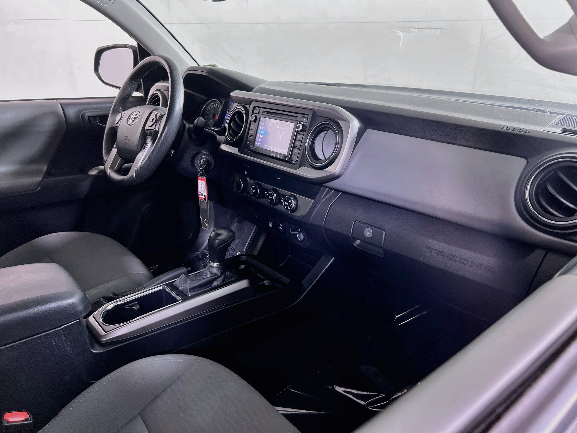 Used 2019 Toyota Tacoma SR5 AWD/4WD image 26