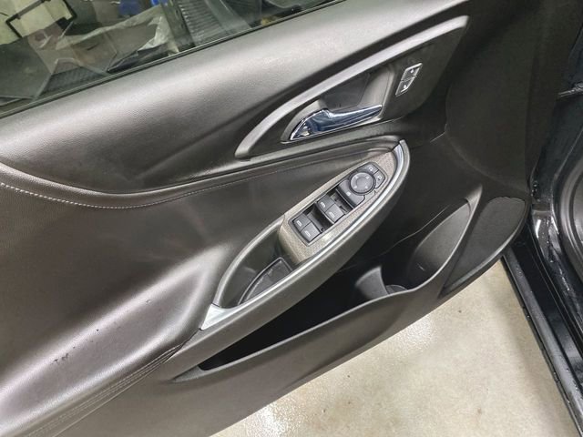 Used 2022 Chevrolet Malibu LT w/ Leather Package image 23