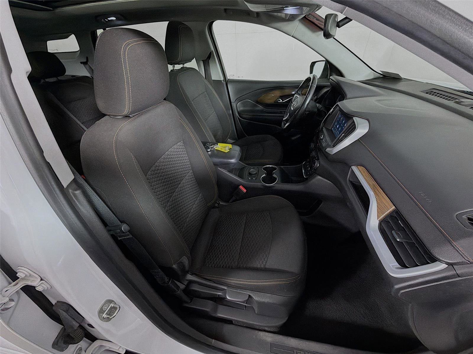 Used 2018 GMC Terrain SLE w/ Driver Convenience Package AWD/4WD image 26
