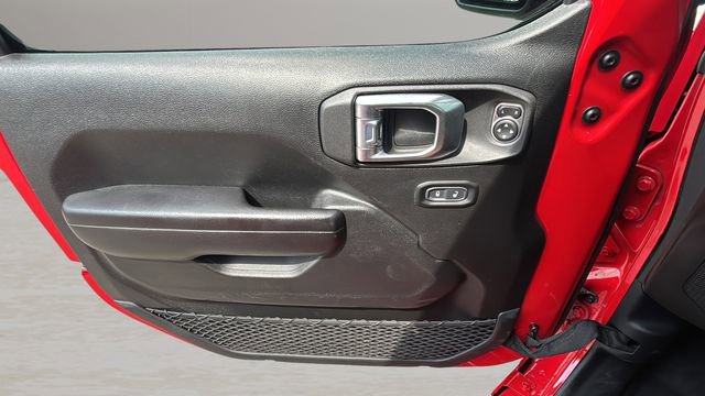 Used 2021 Jeep Gladiator Willys image 17