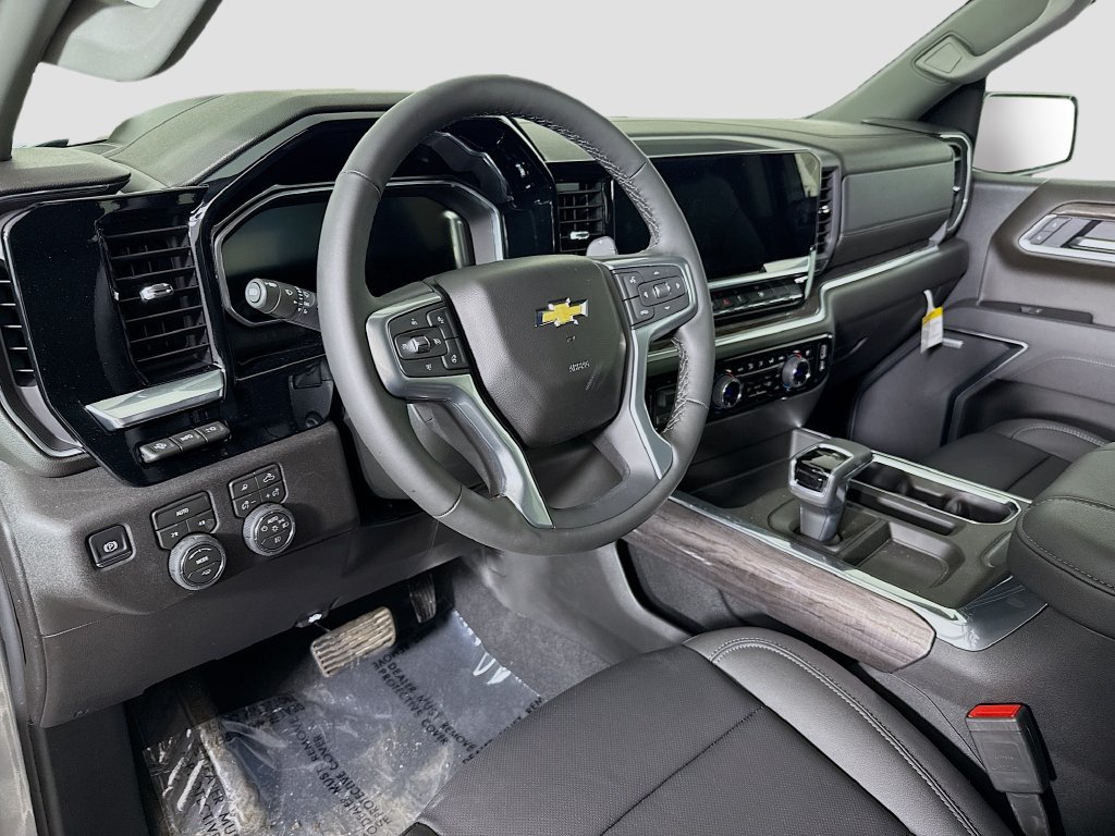 New 2026 Chevrolet Silverado 1500 LTZ w/ Technology Package AWD/4WD image 9