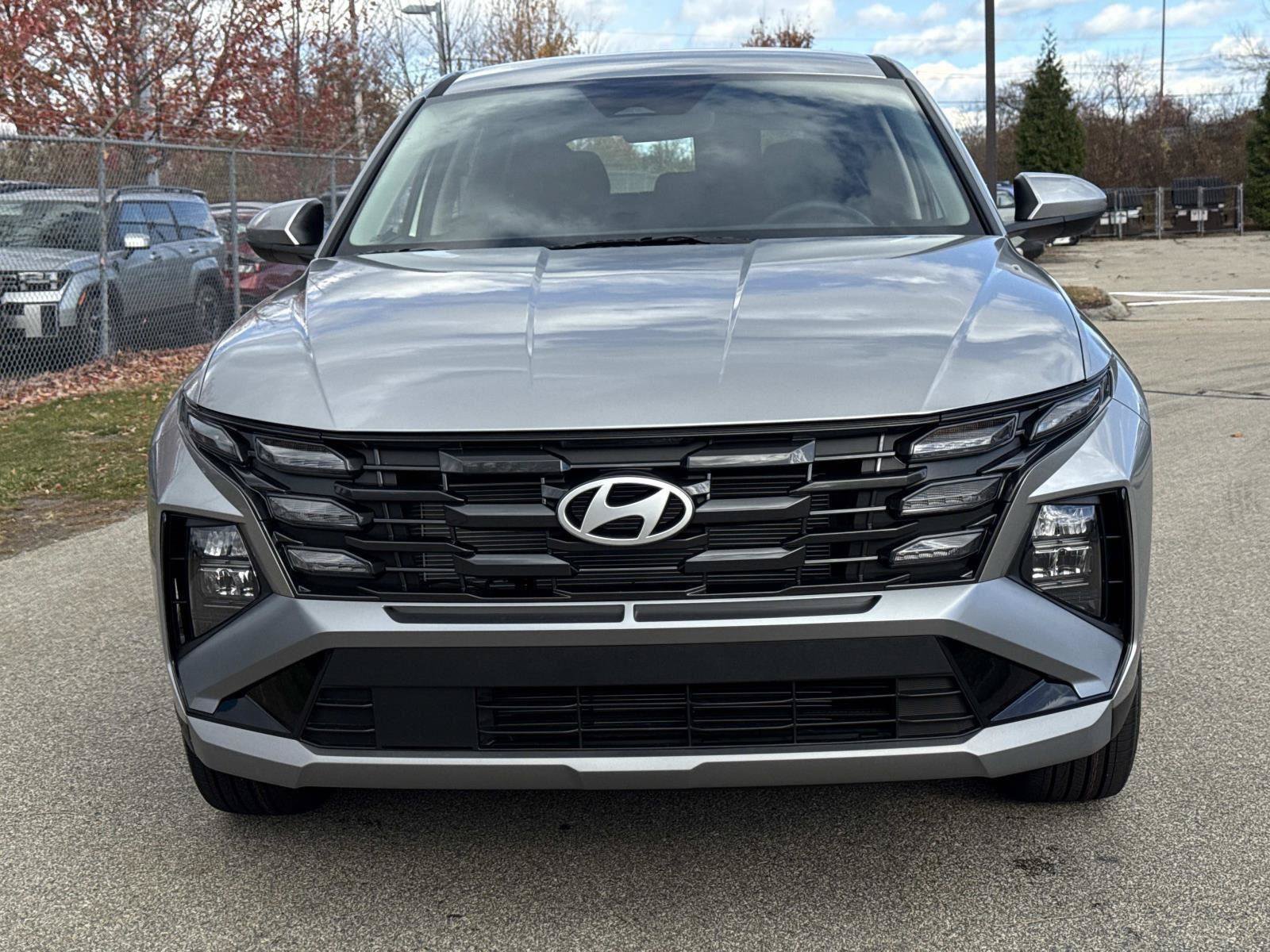 Used 2026 Hyundai Tucson SE AWD/4WD image 2