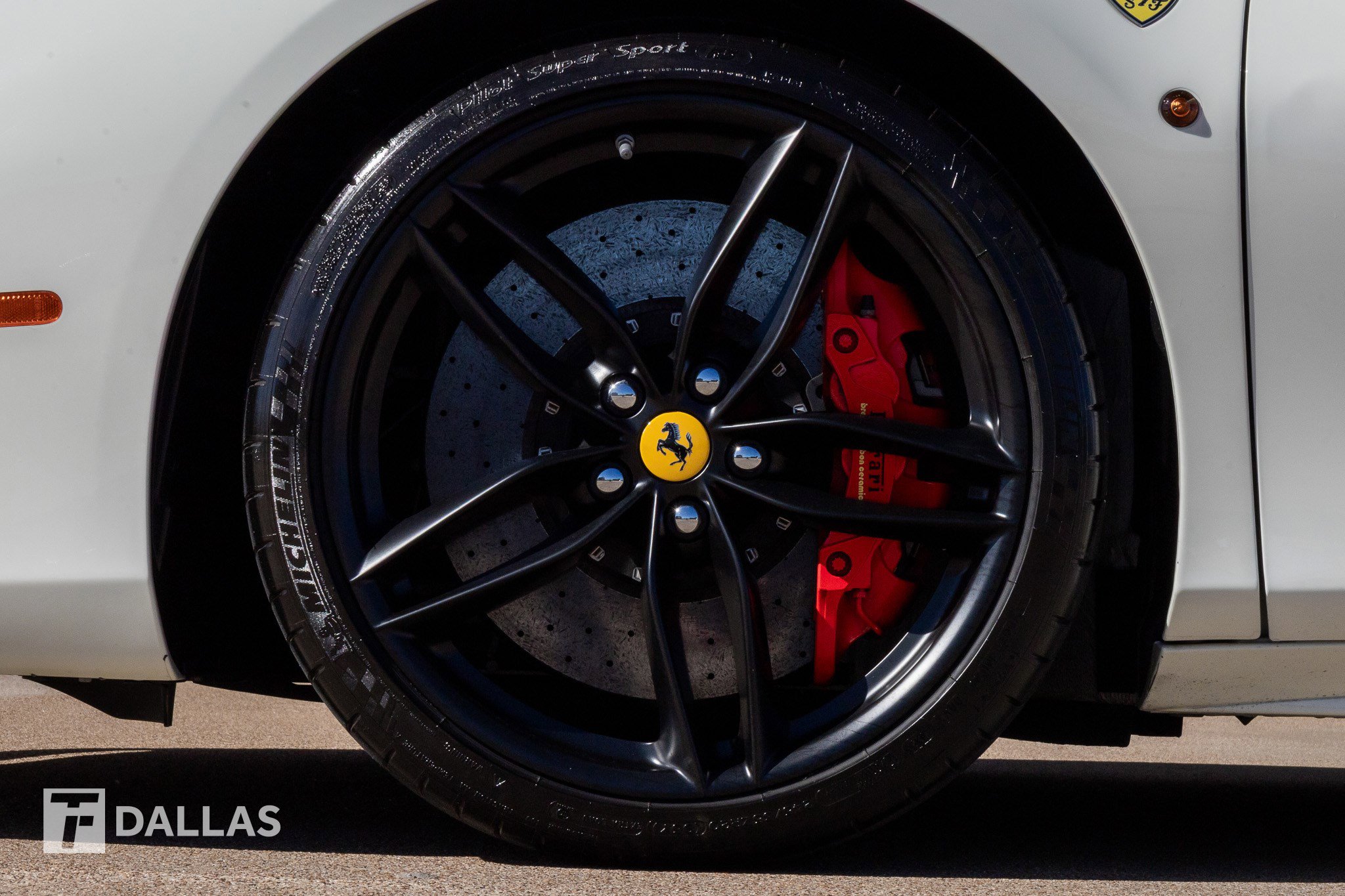 Used 2019 Ferrari 488 GTB image 8